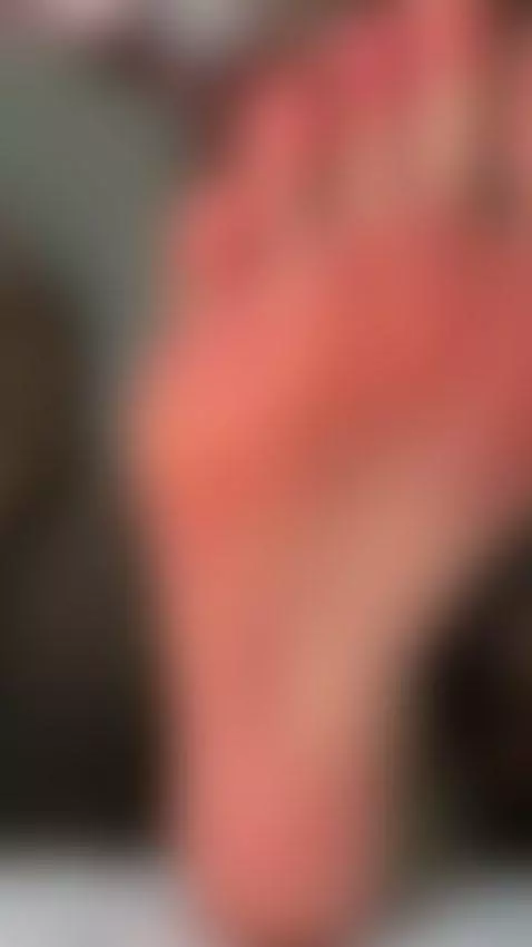 Goth girl oils her foot by kattpurrr