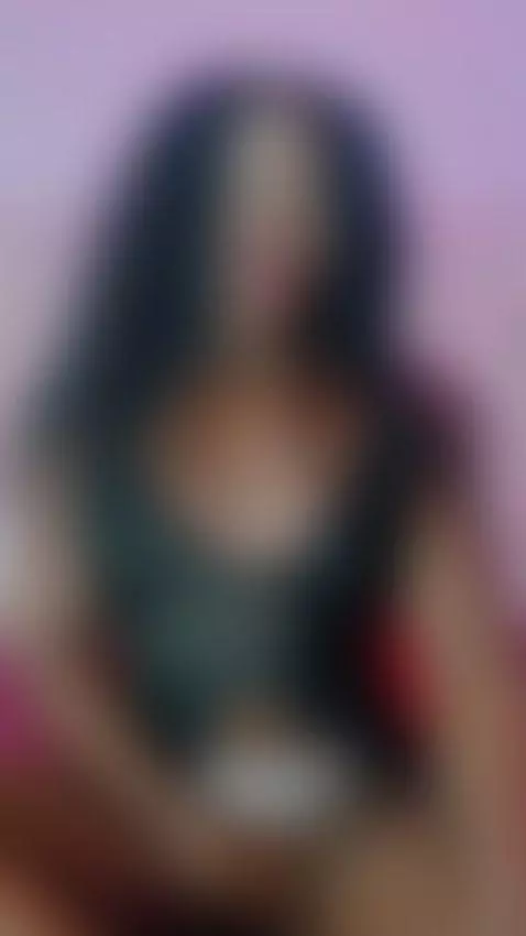 Stay a little longer… I like the way you look at me 💋 by irisherrera