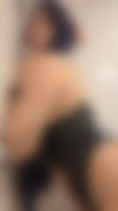 🤫in a public place by naomi-chann