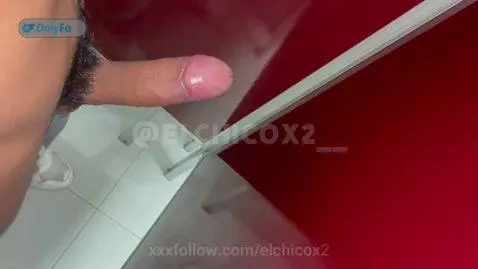 🔥 Hoy en los baños de la uni… no aguanté y me terminé tocand... by elchicox2