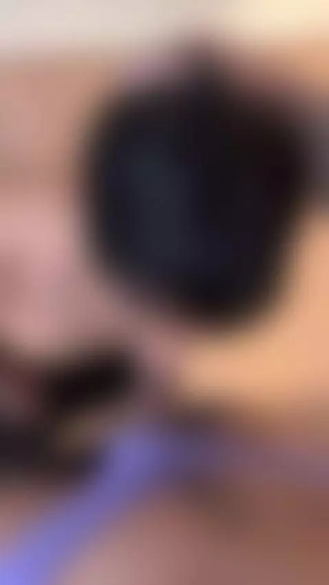 me coge un chacal de la cuadra. 

mira mas en mi perfil by elchicox2