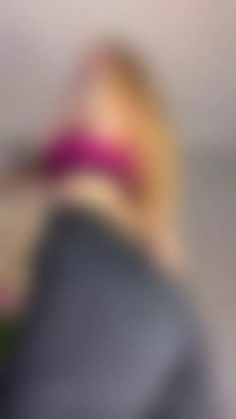 Cute girl showin off her tight ass by angelcrystall