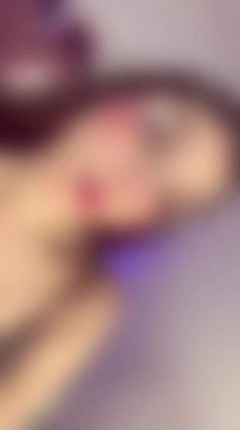 your sexy princess is online by elyw1