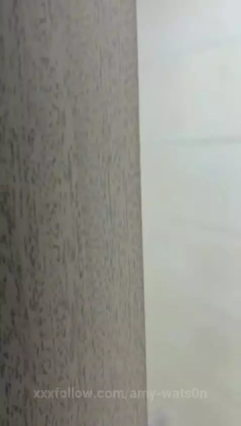 Me pillan tocandome en la ducha 😱
They catch me touching mys... by amy-wats0n