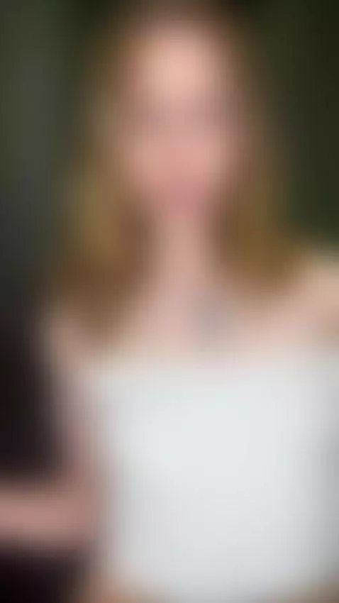 The camera is too close… and that’s perfect 🎥 Come closer by lunastarlightt