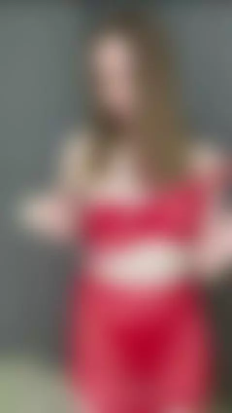 A look that lingers. Subscribe 😏 by lunastarlightt