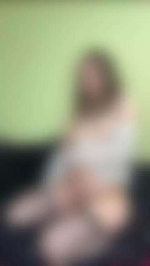 The one who sets the mood 🎶 Follow by lunastarlightt