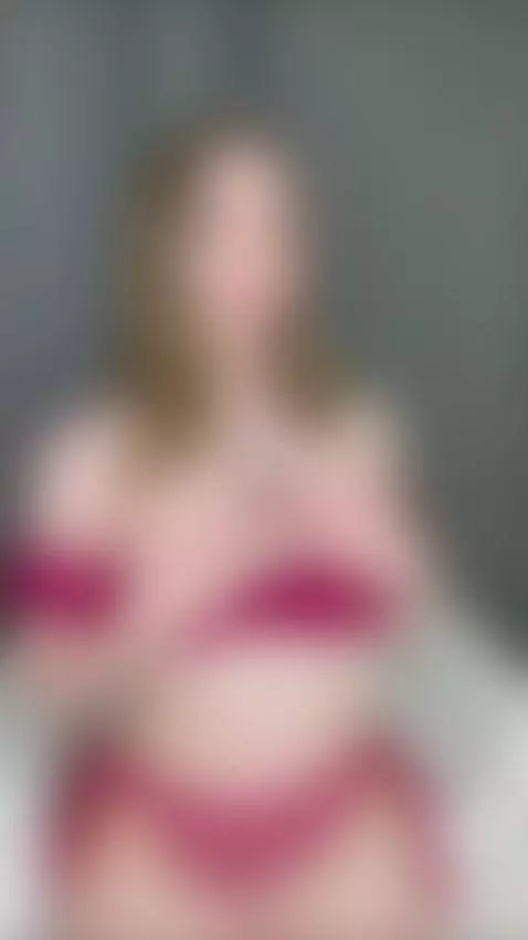 Mood: seducing with a look 😉 Subscribe! by lunastarlightt