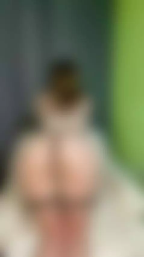 🍑Brunette with cute bob rolling her thick hips slowly 😈 Unlo... by lunastarlightt
