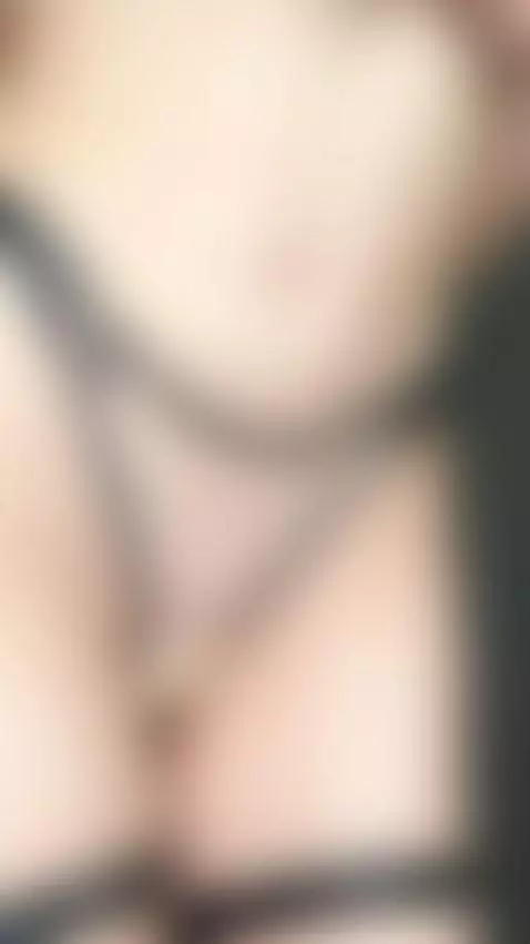 🍑Juicy thick ass of a seductive bob brunette 😈 Subscribers O... by lunastarlightt
