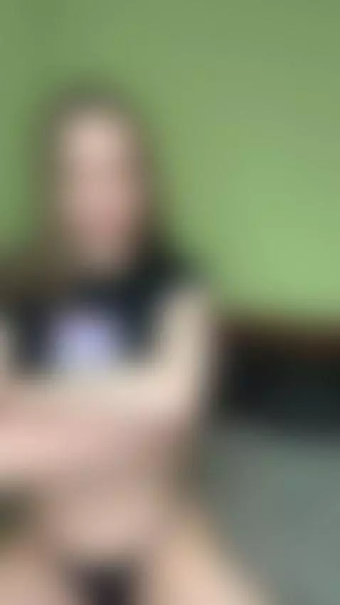 🍆Curvy brunette mouth open moaning 😈 On OF by lunastarlightt