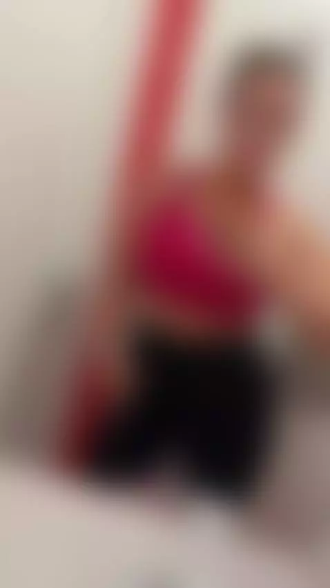 Do you like my sexy body? by amanda2720