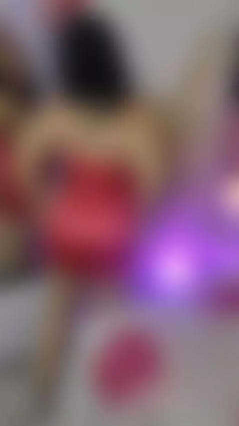 Mature sexy in red by zoeaitanaa