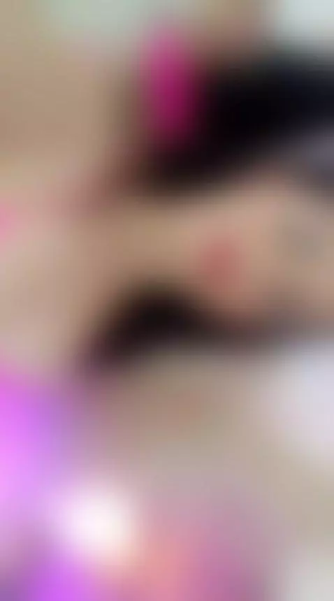 sexy pink by zoeaitanaa