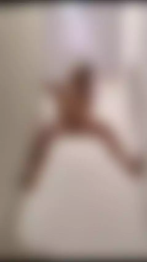 Online now!💎 A moment to connect, smile, and let yourself go... by jessicaly