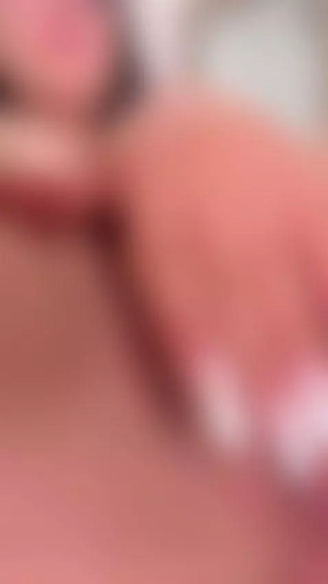 👇🏻Nice and wet tight pussy 4u 😈💦 by maruuchann