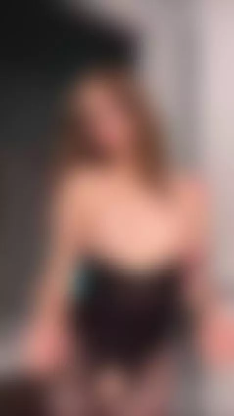 Her charisma works 💫 Follow her by victoriaawhite