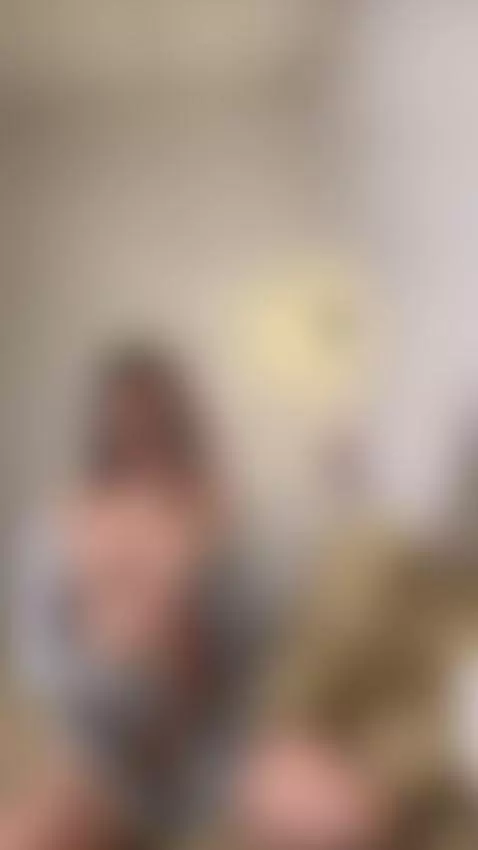 She makes your day better — like and subscribe ☀️ by victoriaawhite