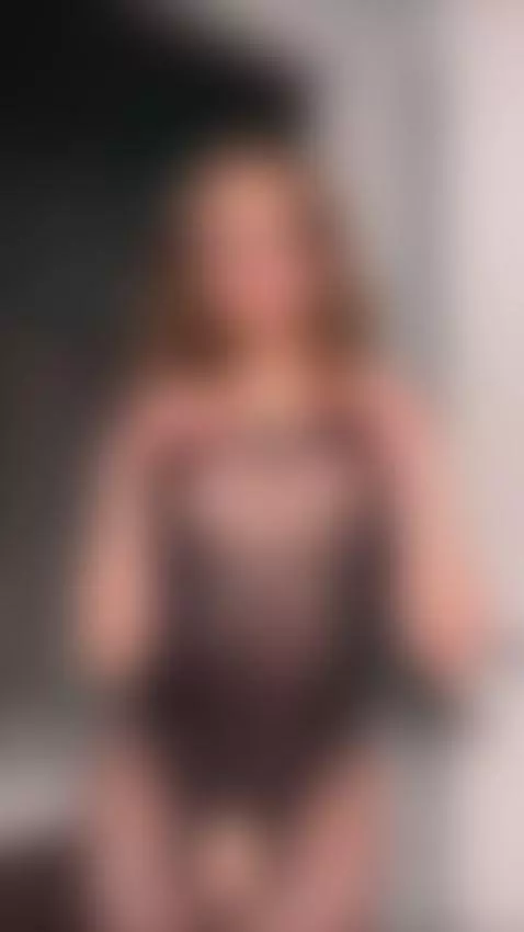 I’ll show you my dark side 🔥 Subscribe to my OnlyFans by victoriaawhite