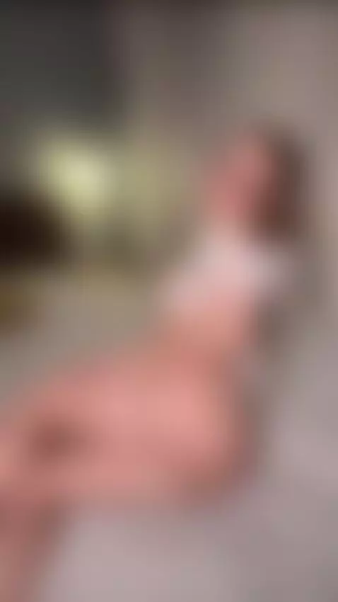 She knows how to hook you — OF, link in bio 🎯 by victoriaawhite