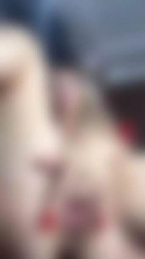 Horny MILF spreading perfect pink lips daily 👅 Only on OF 💻 by miakai