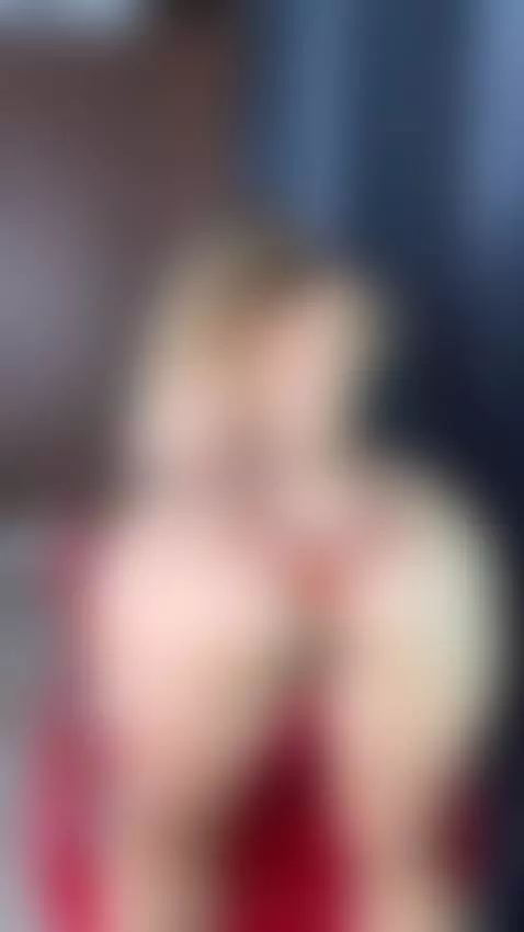 Pink & puffy MILF hole begging for attention 👅 OF now by miakai