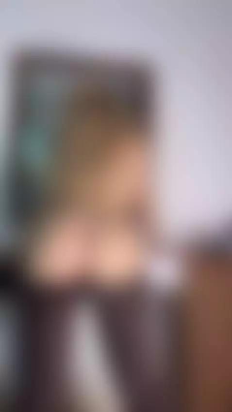 MILF pussy so pink it glows in the dark 😈 OF link by miakai