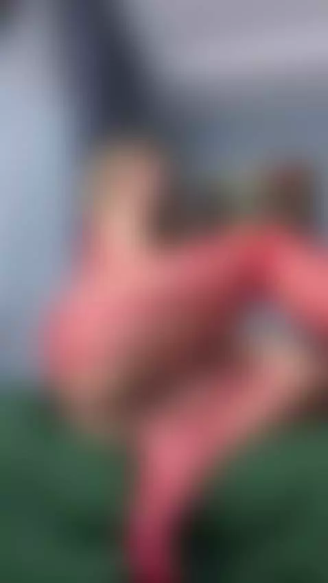 40 body, 18+ pink tightness 😻 come see on OF by miakai