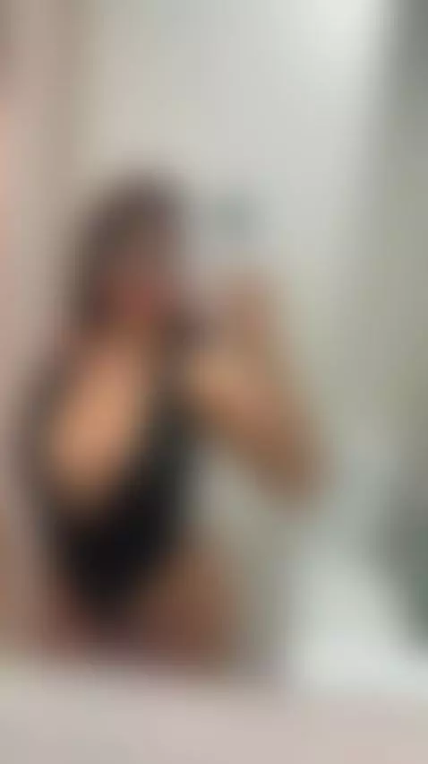 💋This voluptuous brunette is so horny right now 🔥 Join OF by miadanaexo