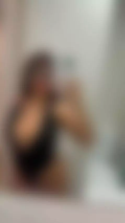 🔥Brunette fingers sliding deeper 💦 Exclusive OF by miadanaexo