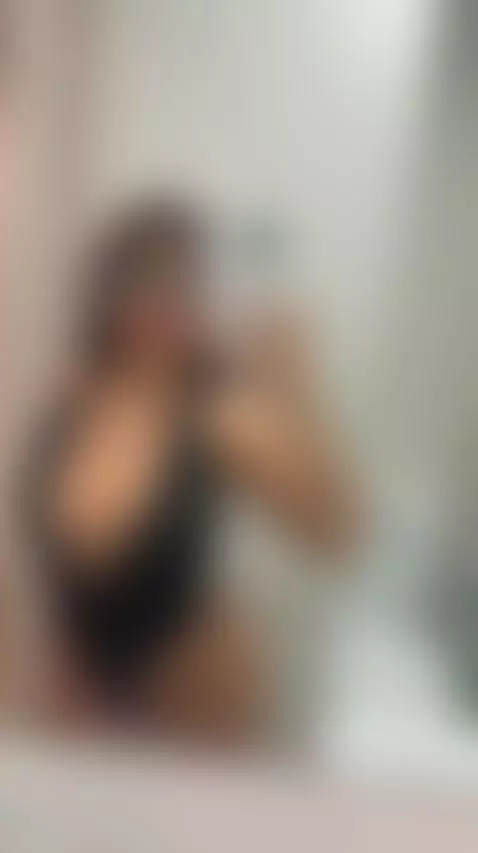 💦Long dark hair dripping down my back 😈 Exclusive OF by miadanaexo