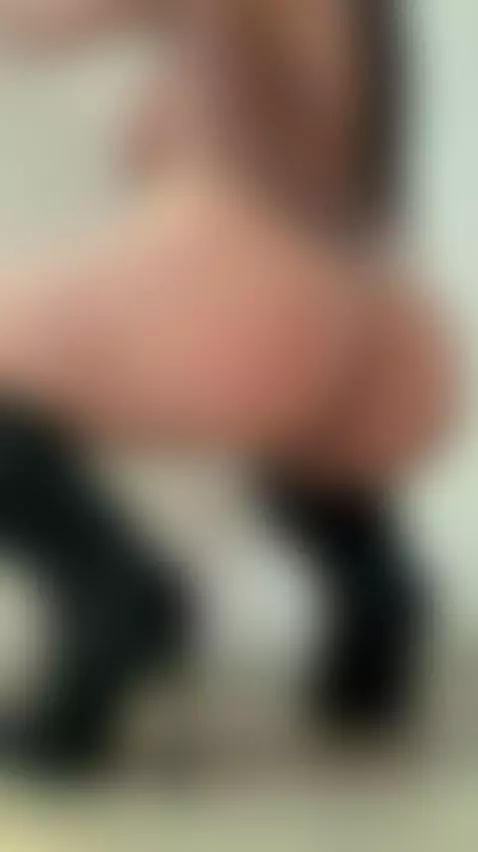 😈This voluptuous brunette begging to be filled 🍆 See OF by miadanaexo