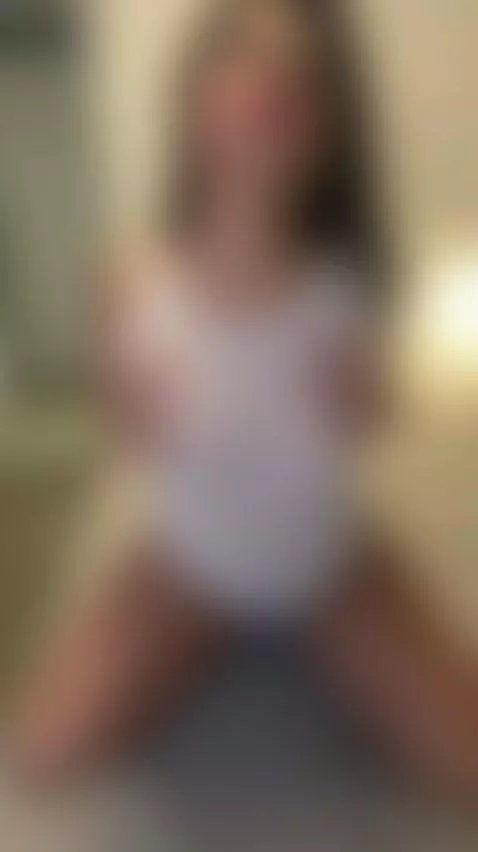 🍑Brunette’s plush thick ass bouncing 😈 Exclusive OF by miadanaexo
