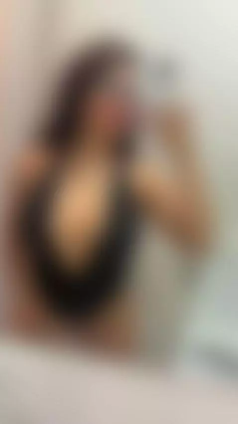 😏This voluptuous brunette is aching to be fucked hard 🍆 Excl... by miadanaexo