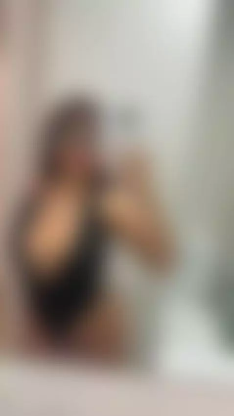🍆Busty brunette lips ready for you 😈 On OF by miadanaexo