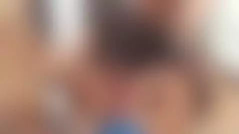 chupando coño humedo by therebirth1