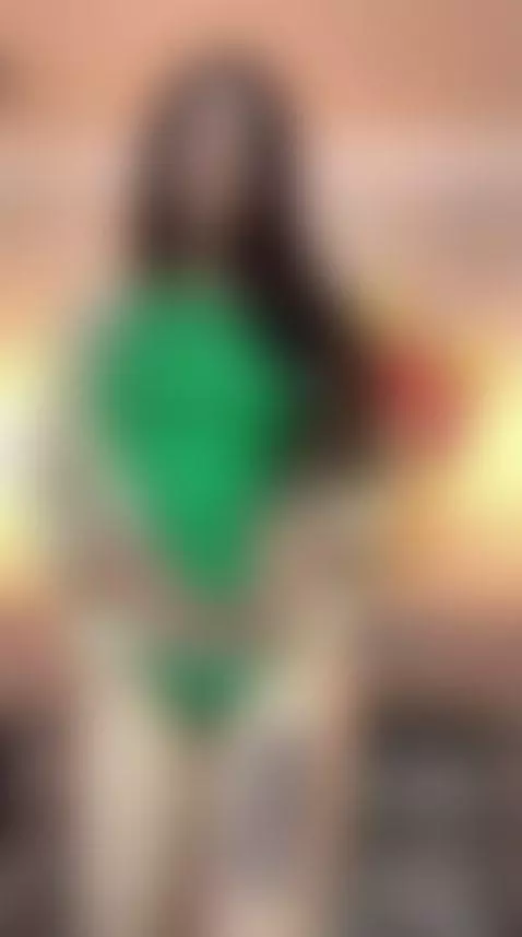 I will dance for you while you see me sitting in the chair by marianamontezz