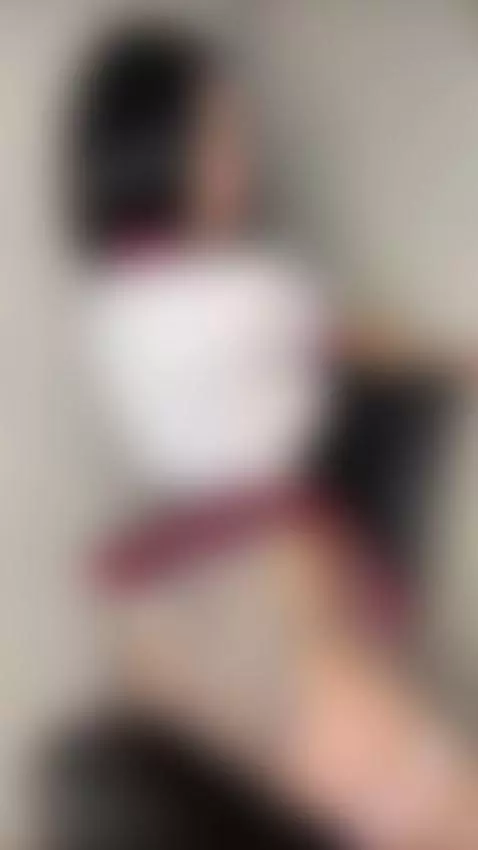 She knows how to stand out 💫 Follow by darklilli