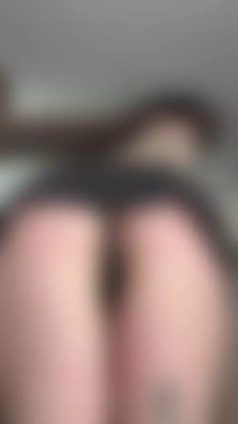 Thick tattooed ass bent over begging to be fucked 😘 by nikkyydandelion
