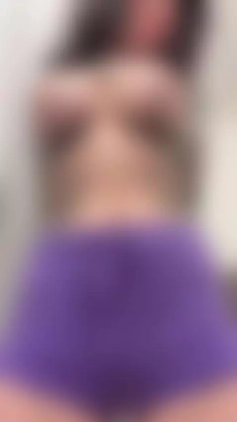 Tattooed tits spill out as she leans back 💦 by nikkyydandelion