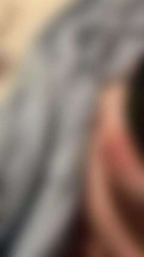 5 garçon de 25 lui on sucer le bout des nichons  et long pén... by carsickpram