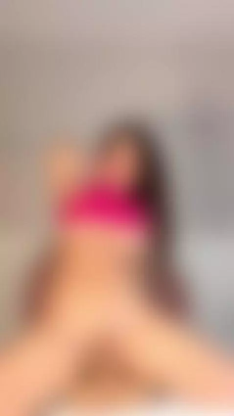 tocandome mientras cabalgo 🤭 by eloisesweet