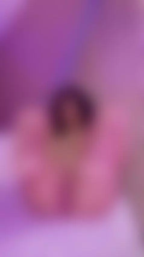 te atreverias a chupar mis pies? 🤭 by eloisesweet