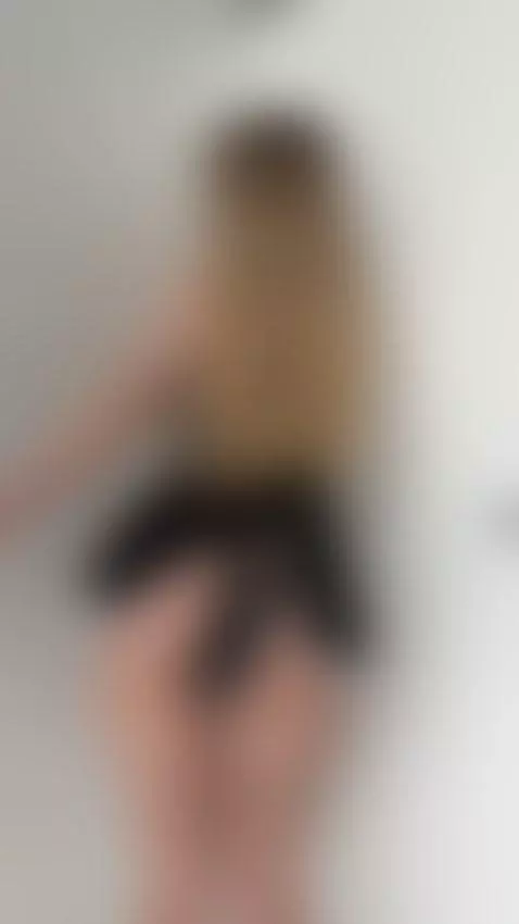 Thick ass bent over against the wall 🥰 by anelliabarbie