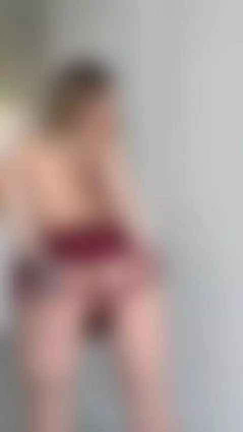 Tattooed girl spreads ass cheeks wide open by anelliabarbie