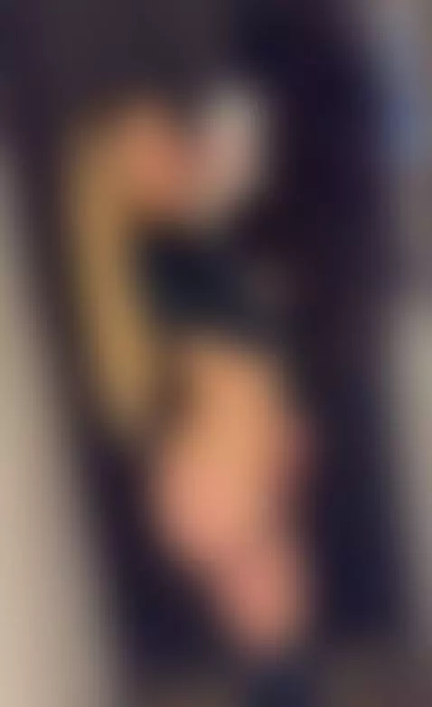 Big tits bouncing as she poses nude 🤫 by anelliabarbie