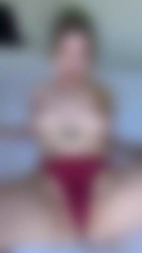 Big tits bouncing as she spreads wide 😈 by anelliabarbie