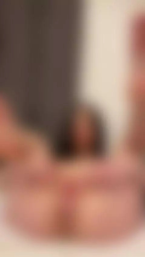 Let me know your thoughts about my pussy by kaya18model