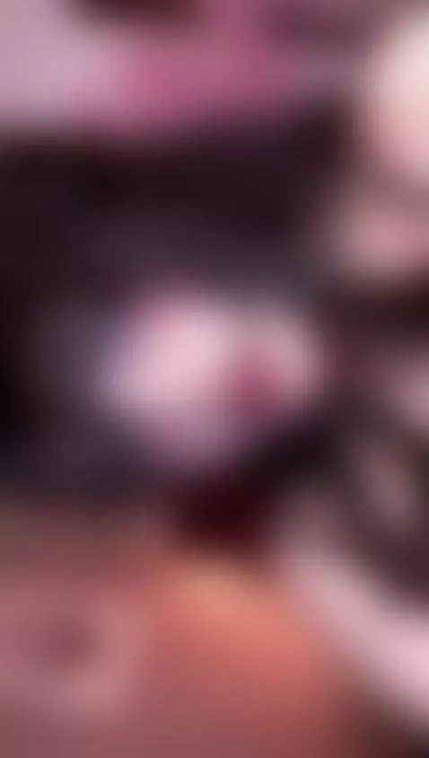 Dont u wanna feel my sweet lips on ur skin 😈 by angelarumiee019