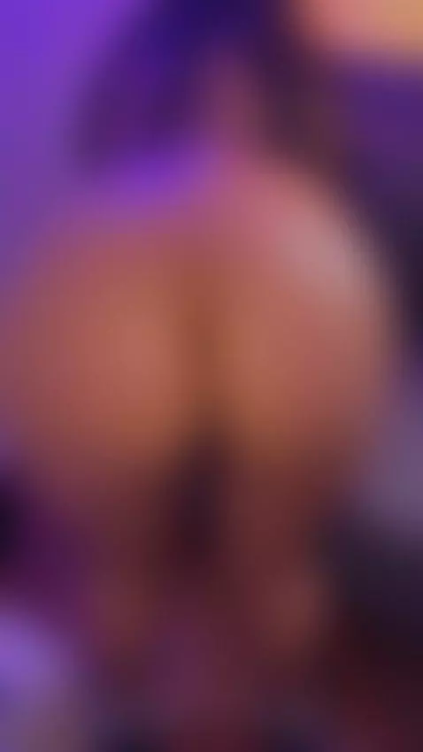 See my ass 🍑🍑🍑 by liuulee